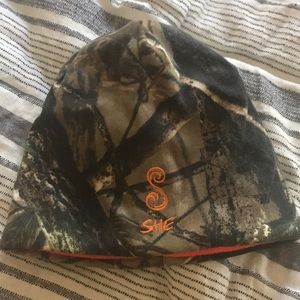 She camo beanie